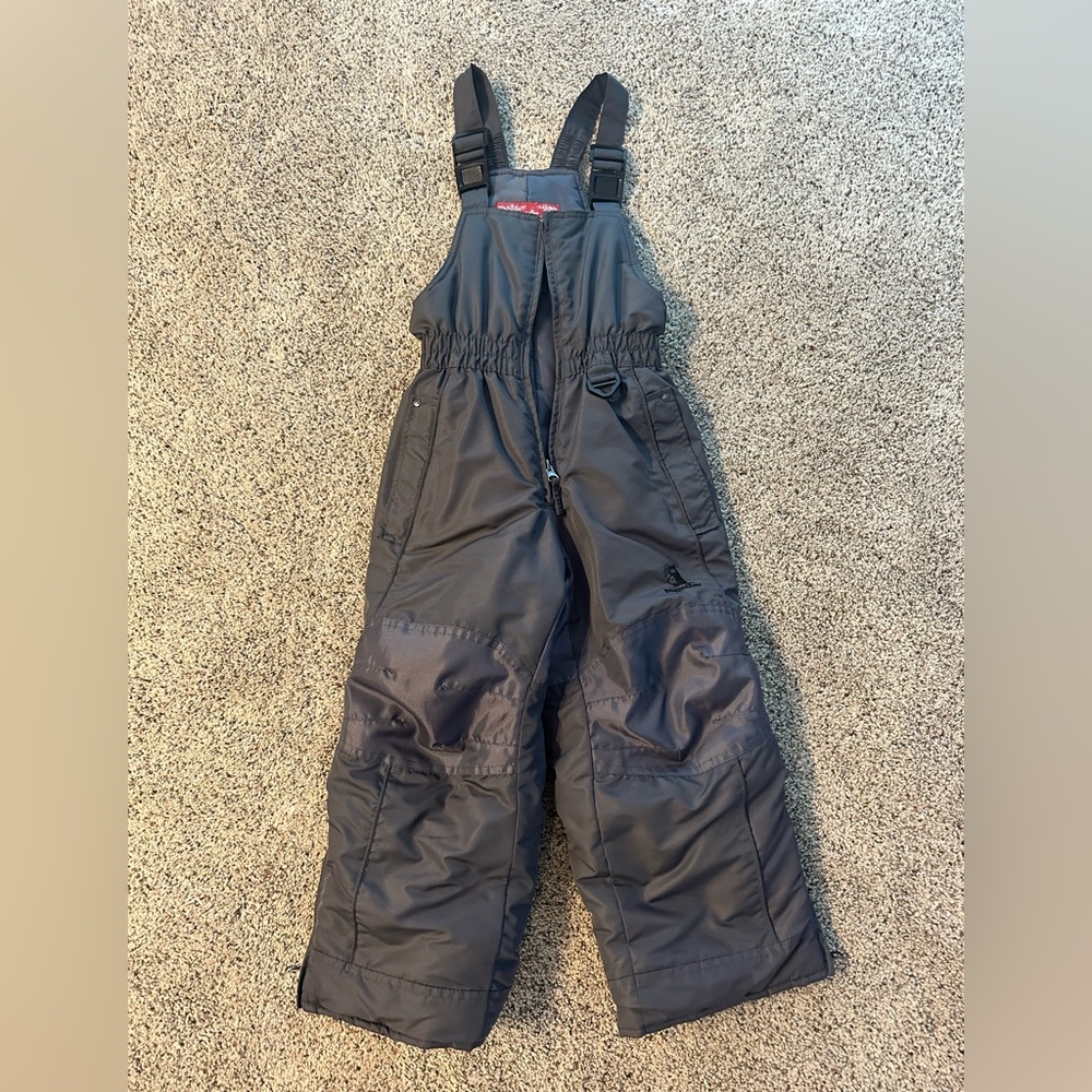 Snow Bib, perfect condition. Size 4/5. Rugged Bear brand.